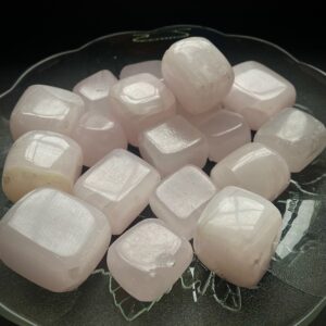 Mangano calcite tumble UV