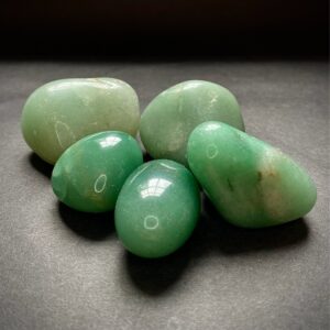Green aventurine tumble