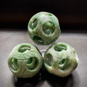 Serpentine jade linglong sphere